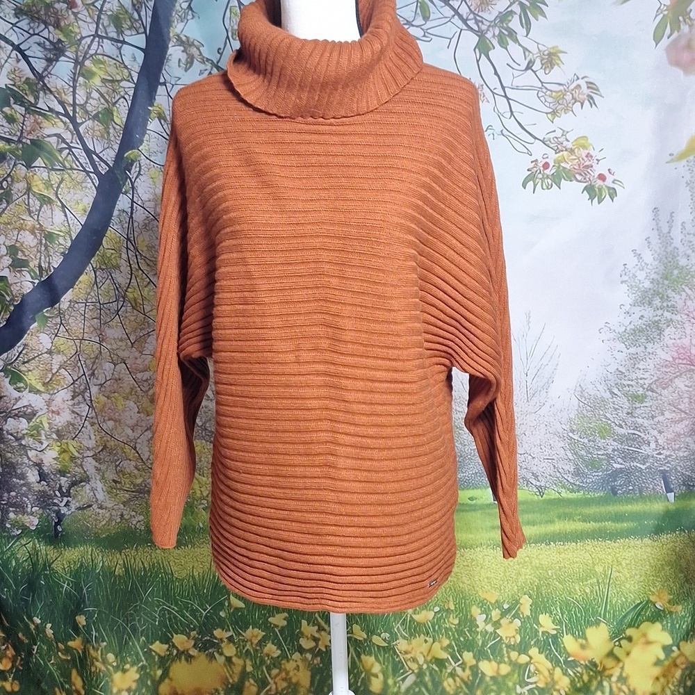 NWT Tahari XL copper color turtle neck sweater.